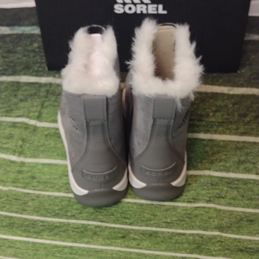 Sorel youth Whitney II Joan lace up boots size 2